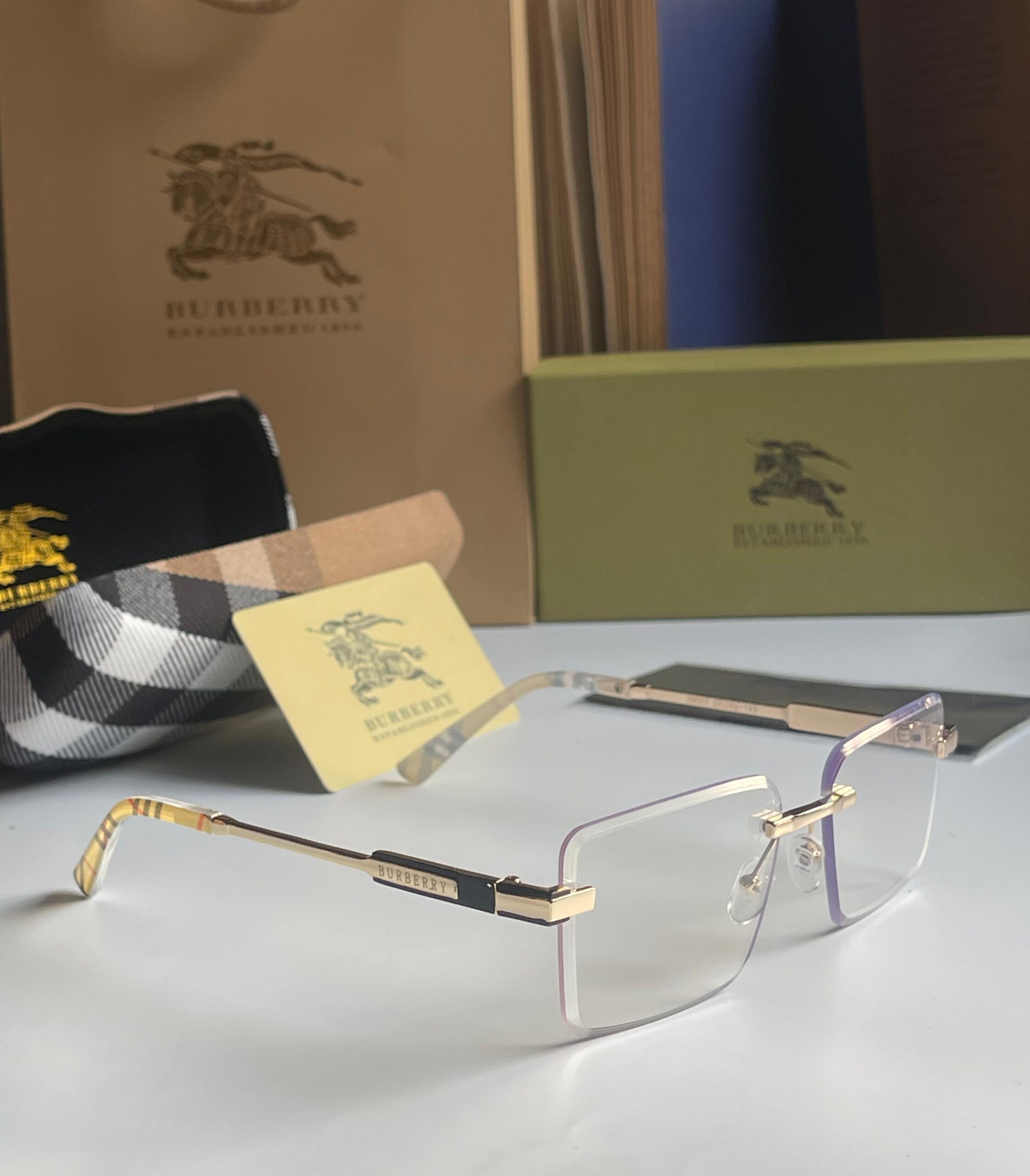 🔥 Burberry Transparent Lens – Premium Unisex Eyewear 🔥 - Image 3