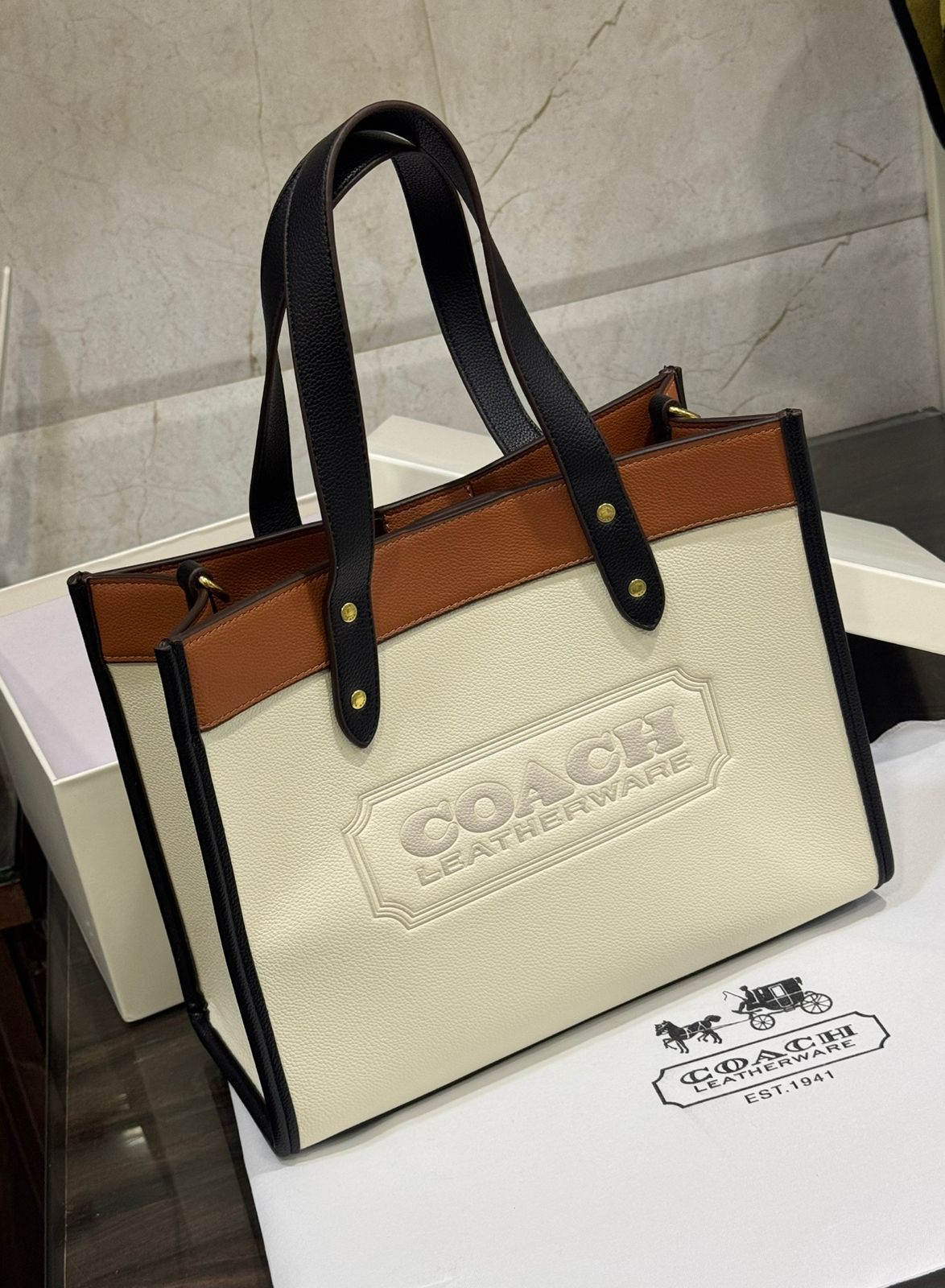 🔥 Coach Field Tote – Premium Luxury Tote Bag 🔥 - Image 3