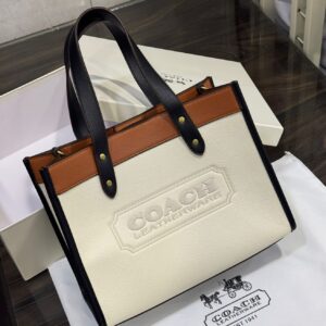 🔥 Coach Field Tote – Premium Luxury Tote Bag 🔥