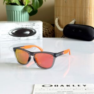 🔥 Oakley Frogskin Edition – Sporty Sunglasses Collection 🔥